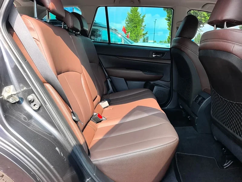 Subaru Outback — фото 10