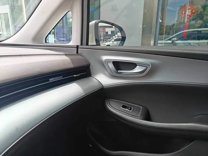 Roewe iMAX8 — фото 10