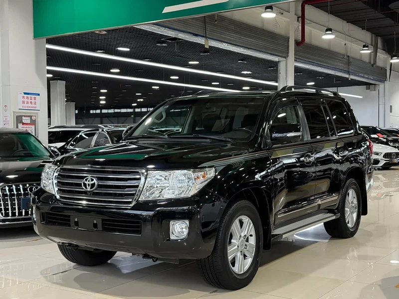 Toyota Land Cruiser (Imported) — фото 1