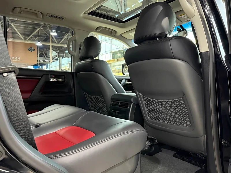 Toyota Land Cruiser (Imported) — фото 11