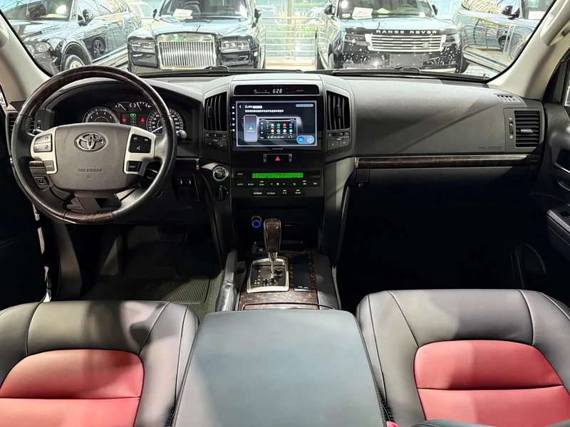 Toyota Land Cruiser (Imported) — фото 12