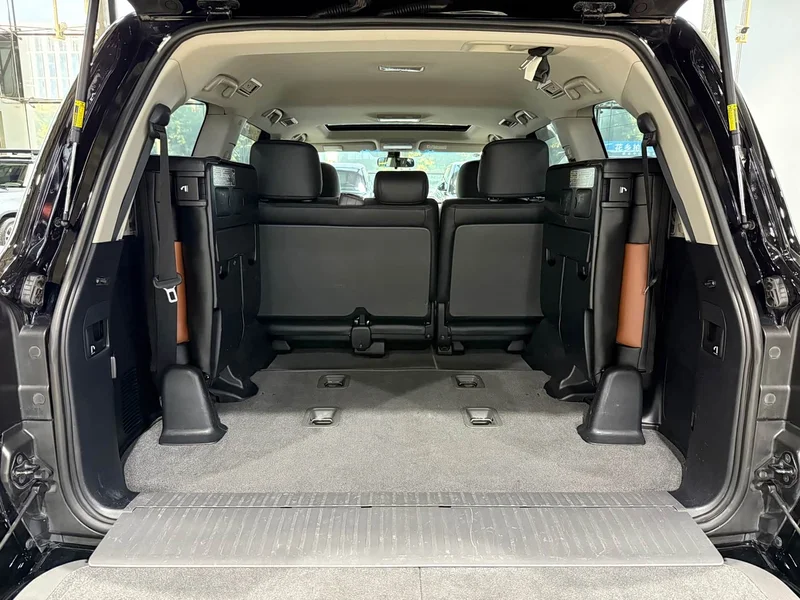 Toyota Land Cruiser (Imported) — фото 13