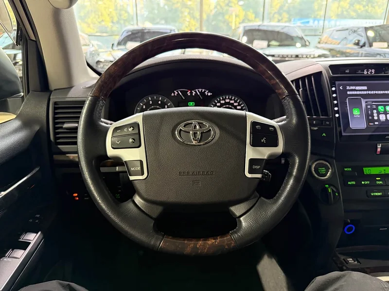 Toyota Land Cruiser (Imported) — фото 15