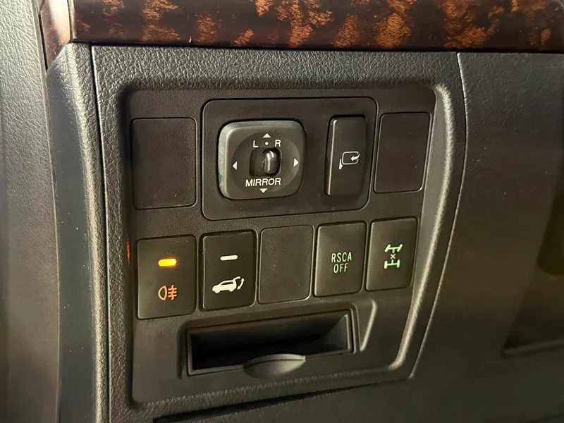 Toyota Land Cruiser (Imported) — фото 19