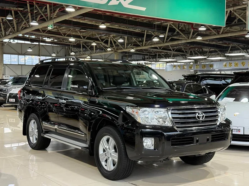 Toyota Land Cruiser (Imported) — фото 3