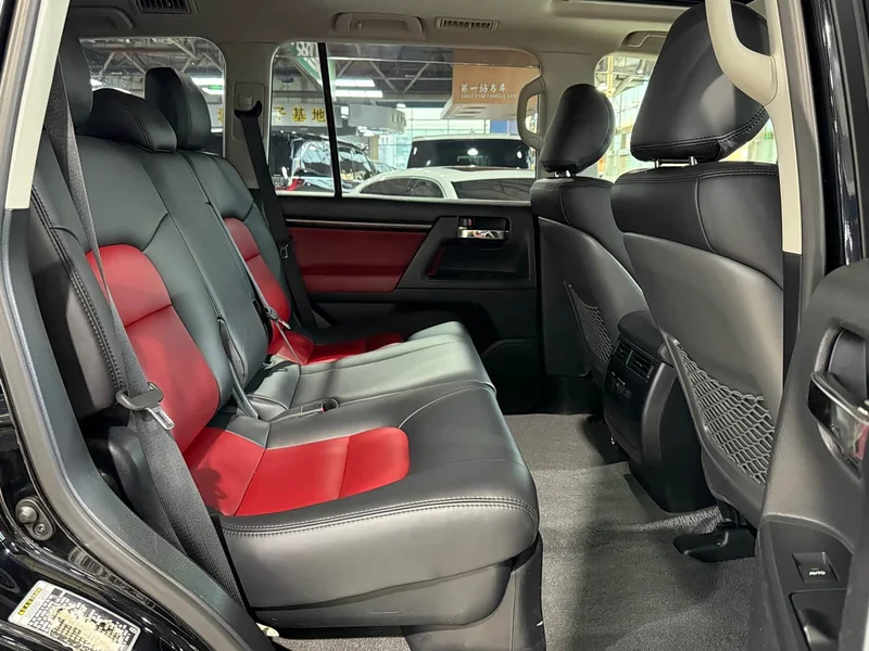 Toyota Land Cruiser (Imported) — фото 10