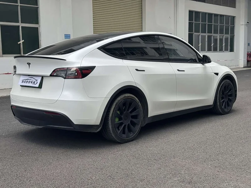 Tesla Model Y — фото 9