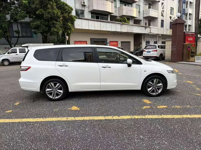 Honda Odyssey — фото 4
