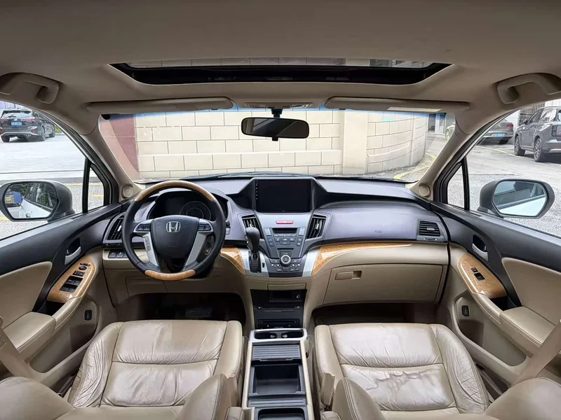 Honda Odyssey — фото 10