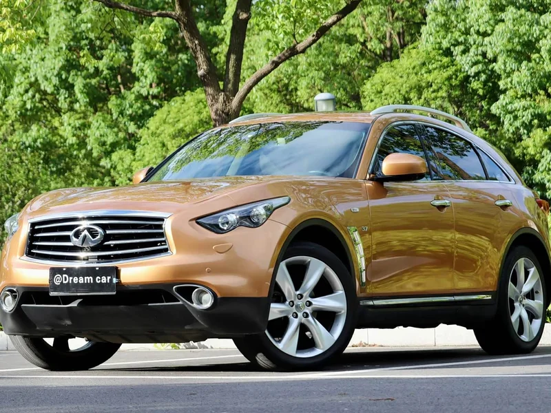 Infiniti QX70 — фото 1