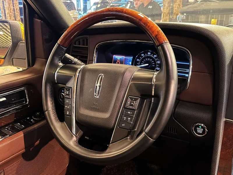 Lincoln Navigator — фото 13