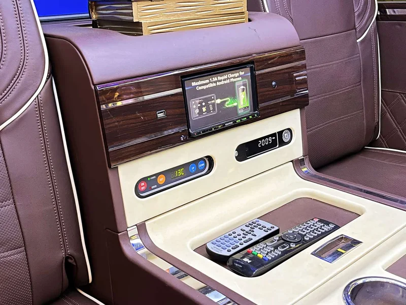 Lincoln Navigator — фото 17