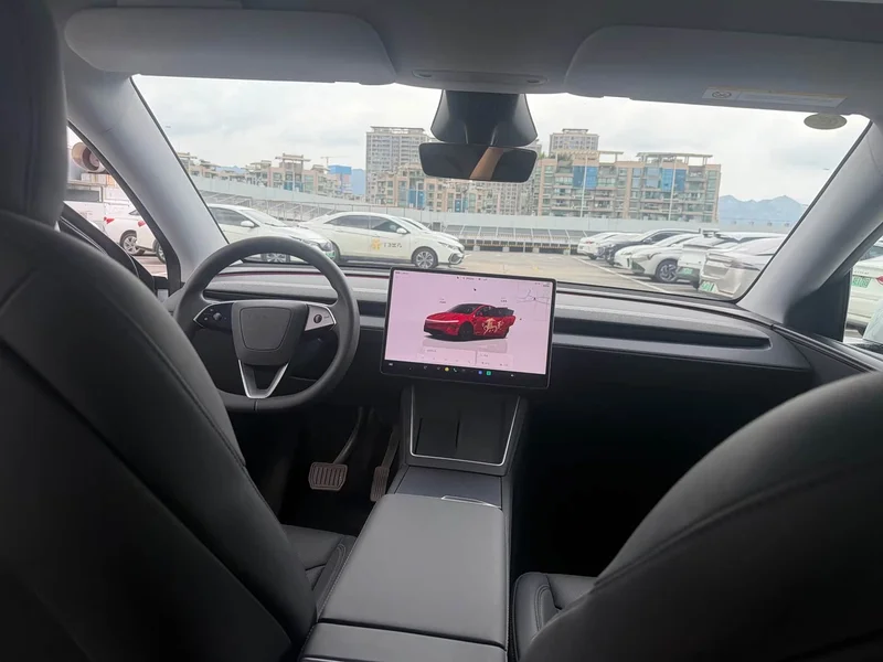 Tesla Model Y — фото 6