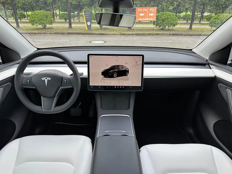 Tesla Model Y — фото 13