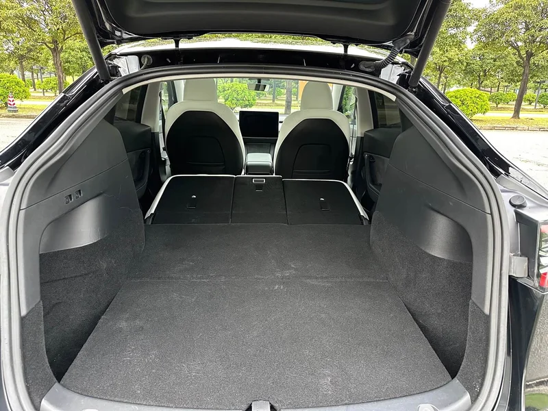 Tesla Model Y — фото 18