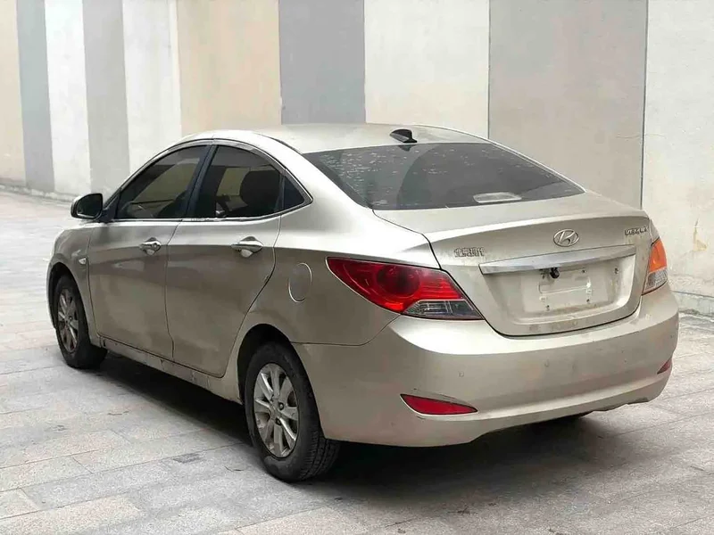 Kia Verna — фото 10