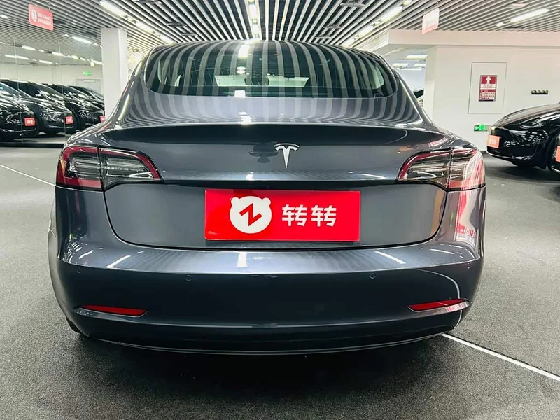 Tesla Model 3 — фото 5