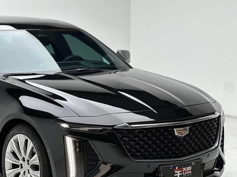 Cadillac CT6 — фото 11