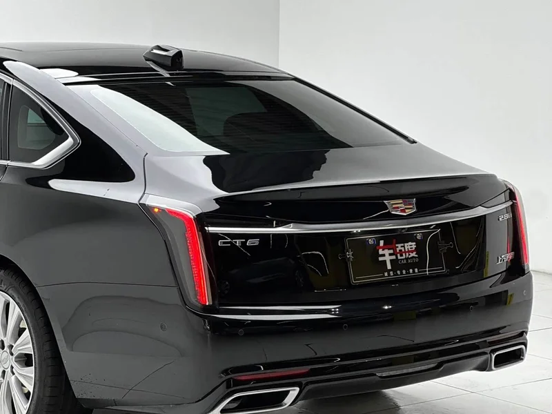 Cadillac CT6 — фото 12