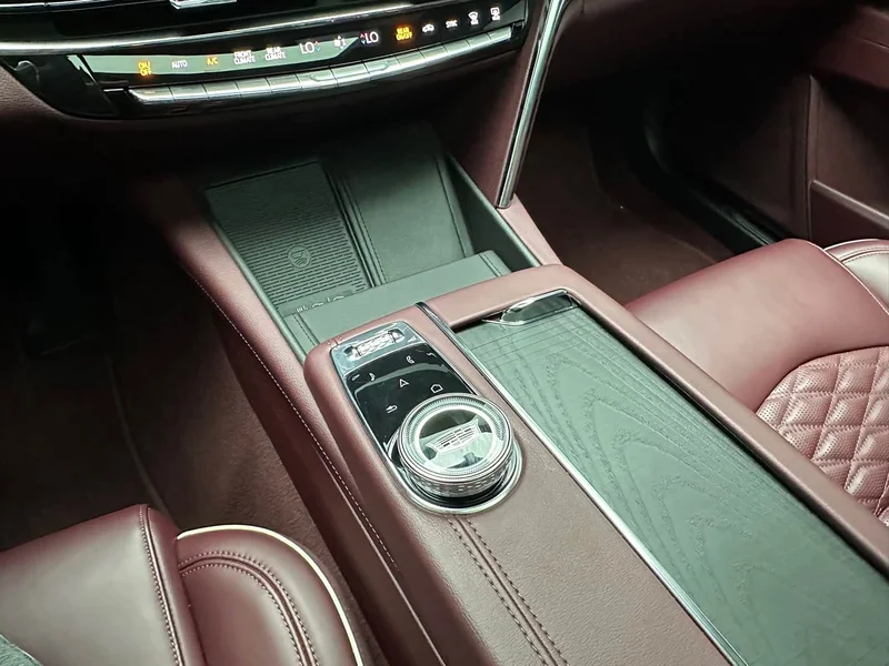 Cadillac CT6 — фото 14