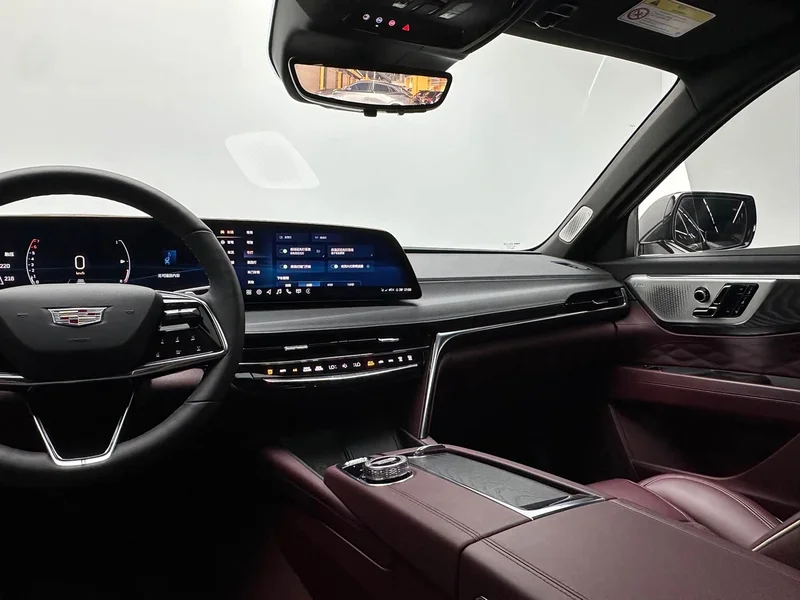 Cadillac CT6 — фото 15