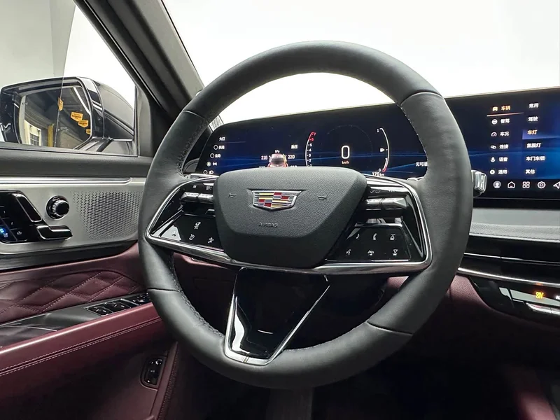Cadillac CT6 — фото 10