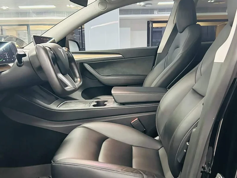 Tesla Model Y — фото 8