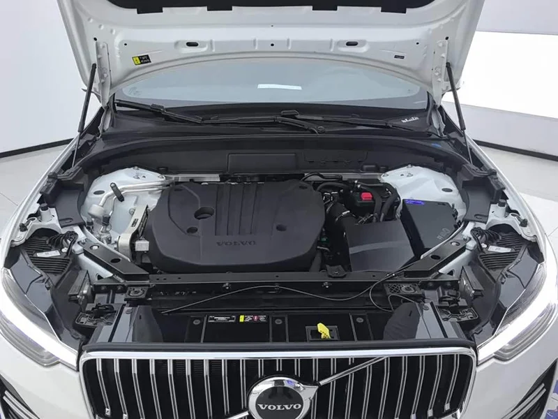Volvo XC60 — фото 10