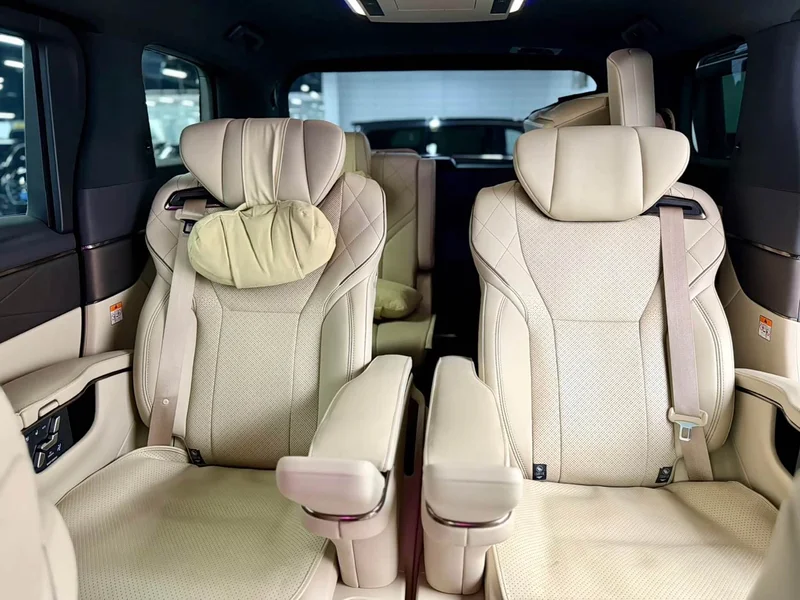 Toyota Alphard — фото 13