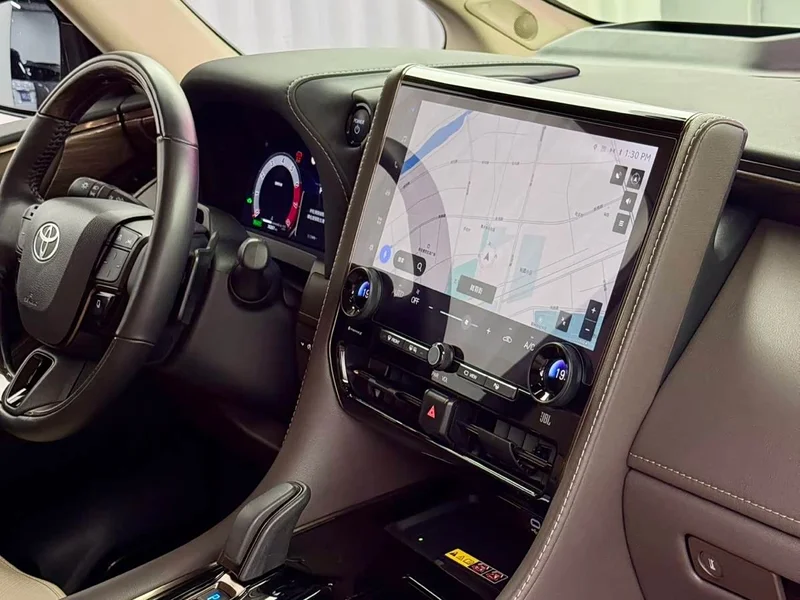 Toyota Alphard — фото 19