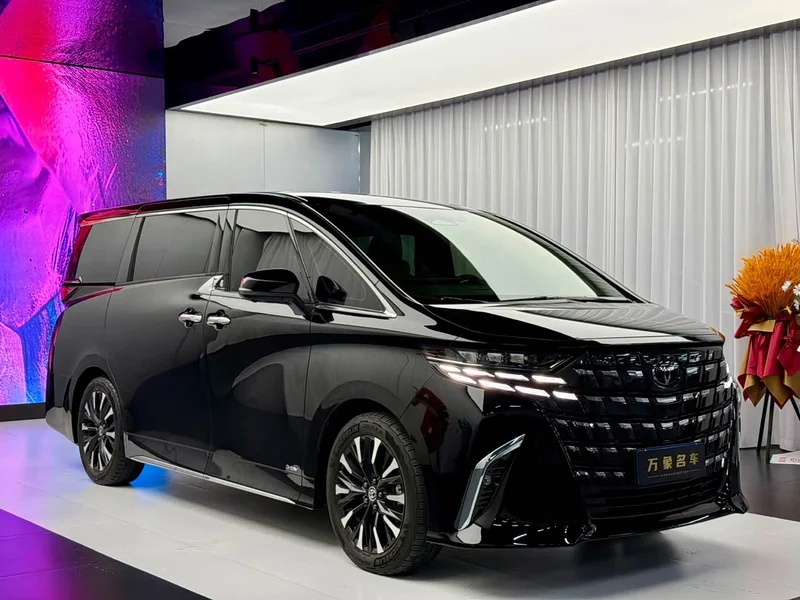 Toyota Alphard — фото 3