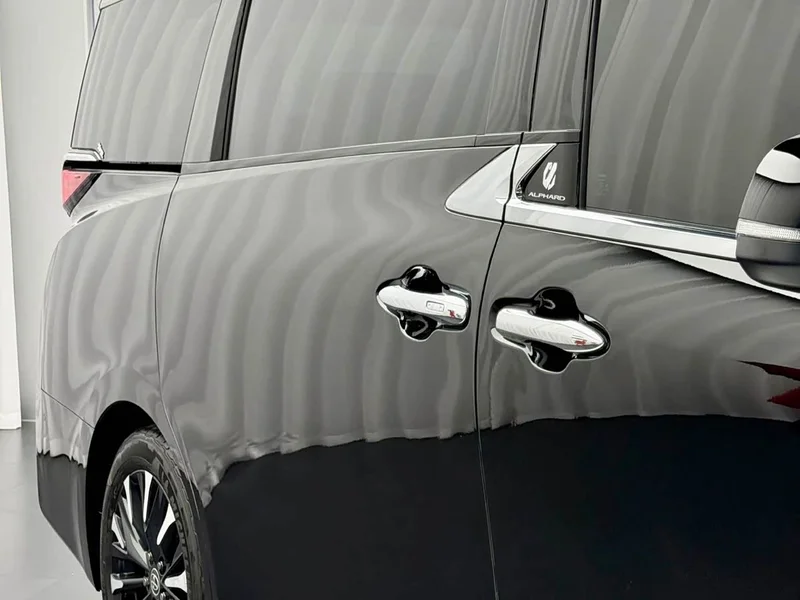 Toyota Alphard — фото 9
