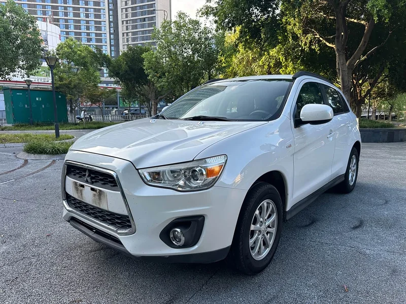 Mitsubishi ASX — фото 1