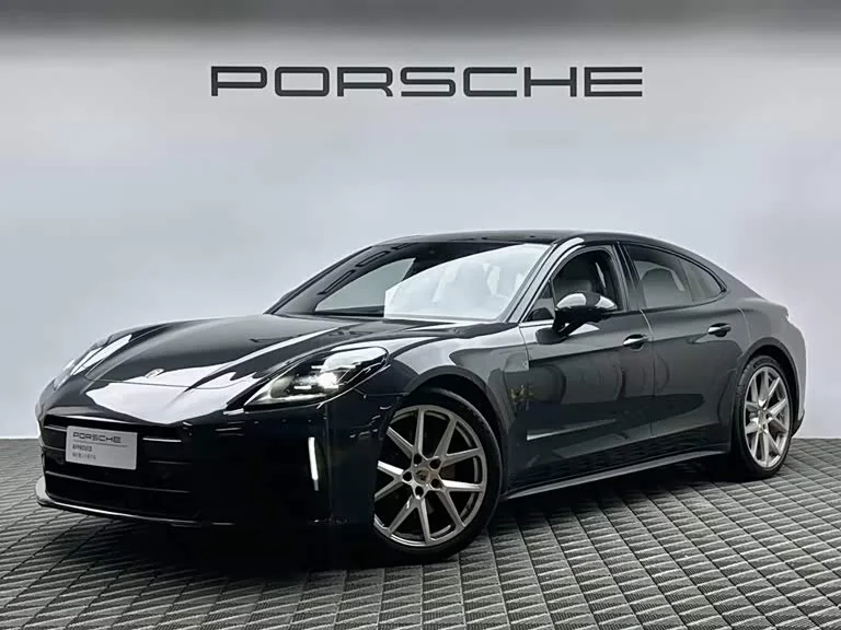 Porsche Panamera — фото 1