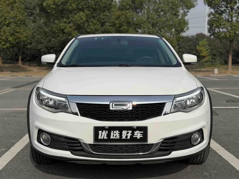 Qoros 3 — фото 1