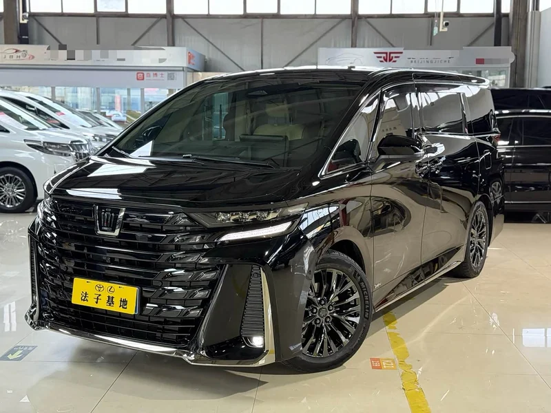 Toyota Vellfire — фото 1