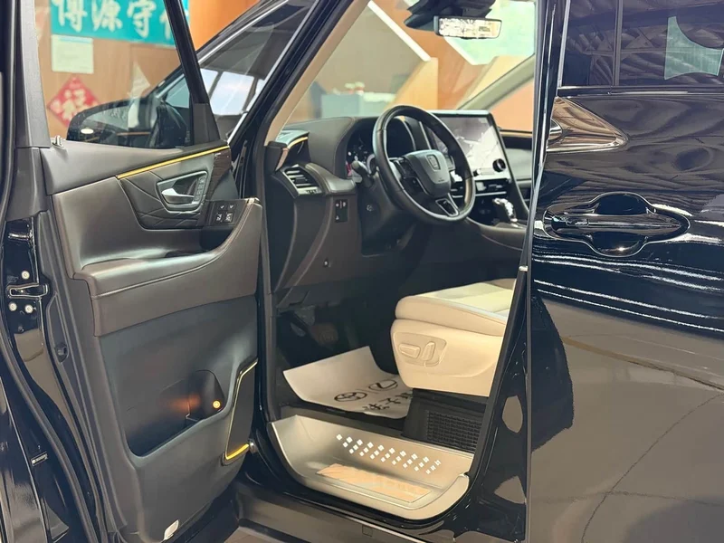 Toyota Vellfire — фото 12