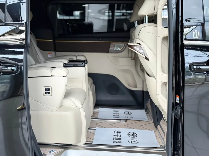 Toyota Vellfire — фото 19