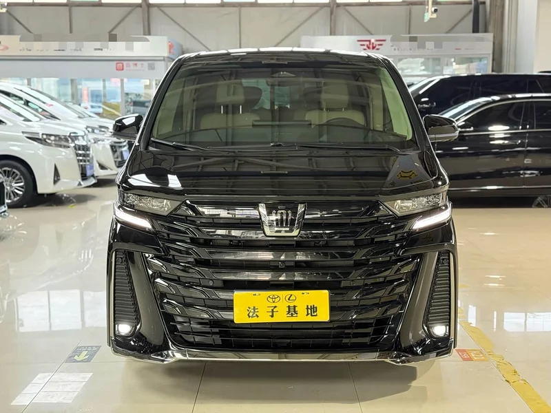 Toyota Vellfire — фото 2