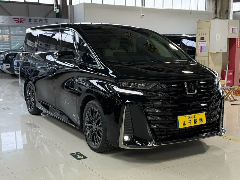 Toyota Vellfire — фото 3
