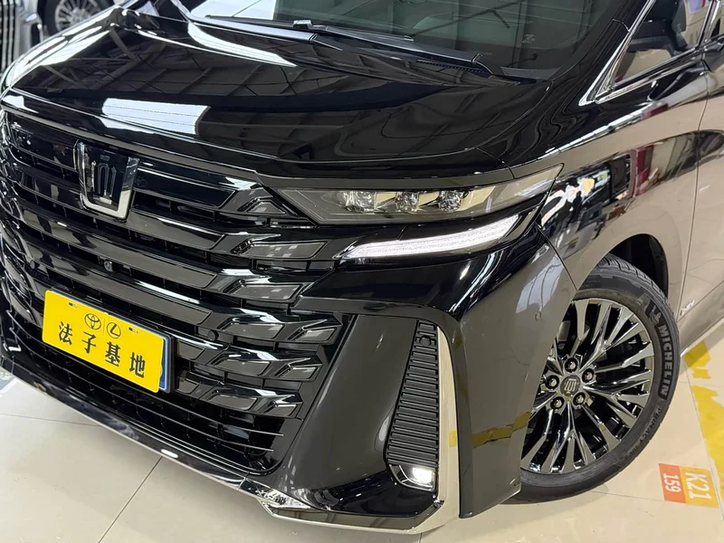 Toyota Vellfire — фото 5