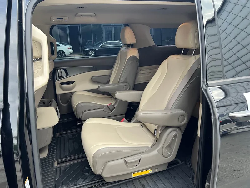 Kia Carnival — фото 11