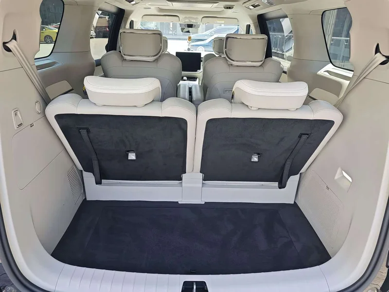 Volvo EM90 — фото 20