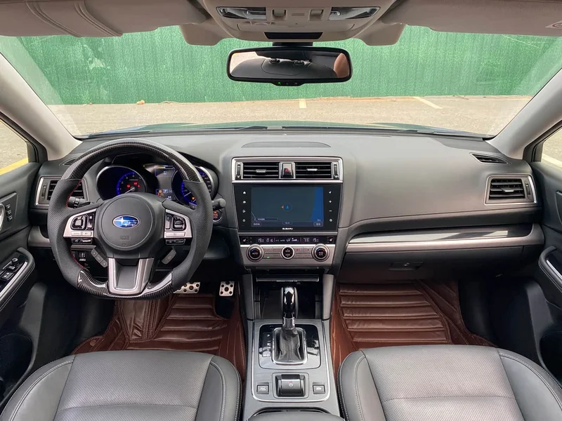 Subaru Outback — фото 5