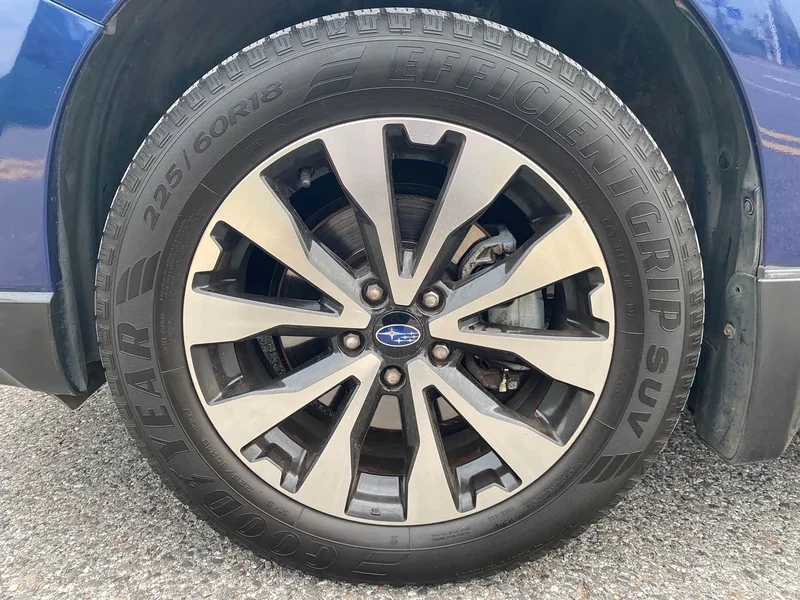 Subaru Outback — фото 10