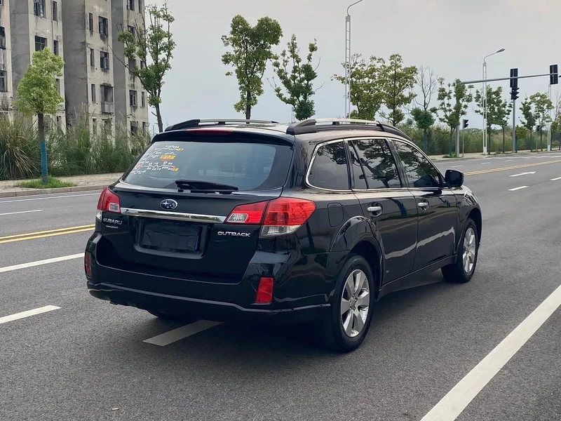 Subaru Outback — фото 9