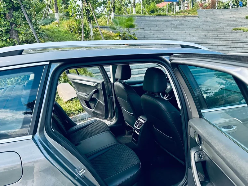 Volkswagen Octavia — фото 12