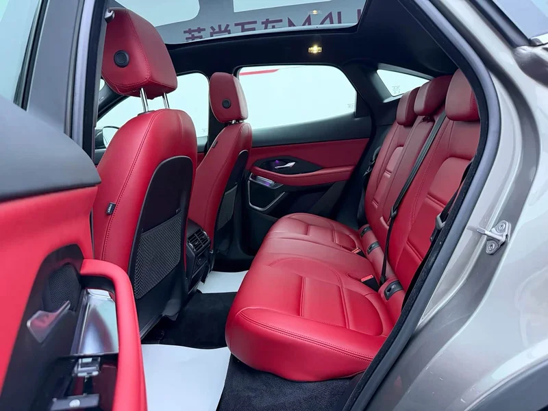 Jaguar E-PACE — фото 19
