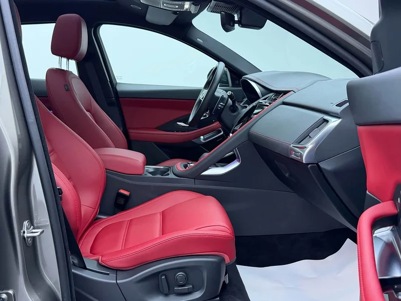 Jaguar E-PACE — фото 22