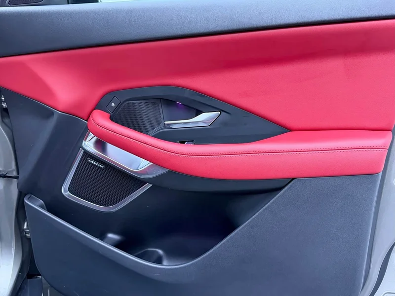 Jaguar E-PACE — фото 24